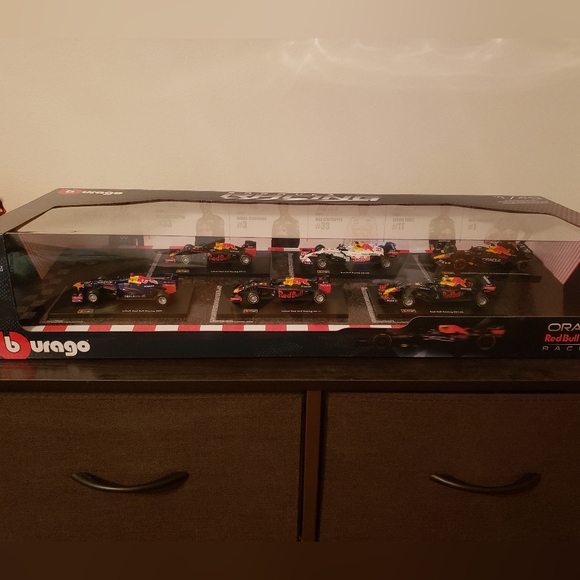 🏁 Red Bull Racing Formula 1 Cars 🏎 - Picture 1 of 14
